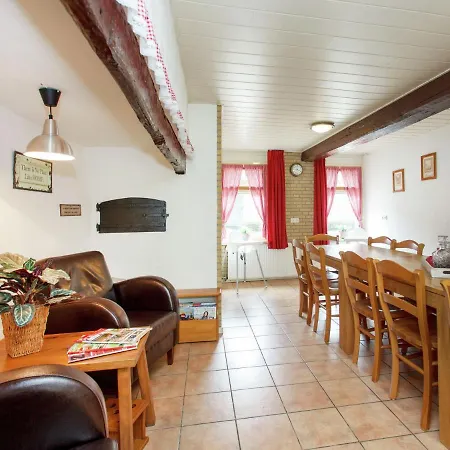 Farmhouse Is Located In The Outskirts Of 度假居
