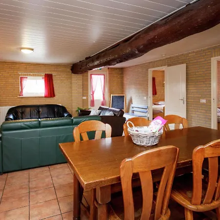 Farmhouse Is Located In The Outskirts Of 度假居 *