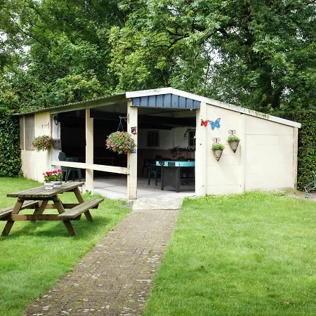 度假居 Farmhouse Is Located In The Outskirts Of