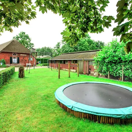 度假居 Farmhouse Is Located In The Outskirts Of *